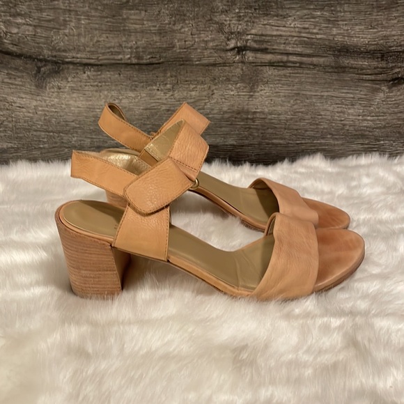 Stuart Weitzman Broadband Slingback City Leather Sandal/Heel - Picture 4 of 12